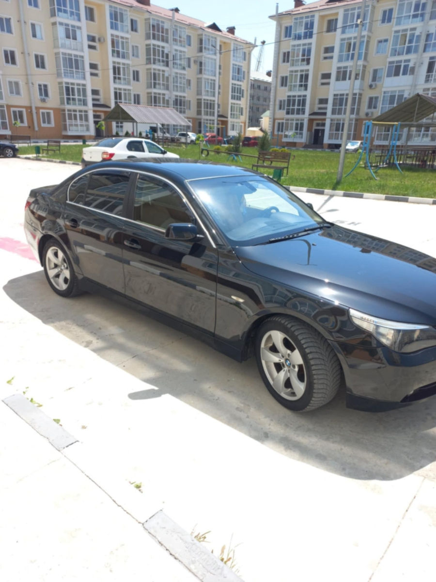 BMW 5 Series фото 0