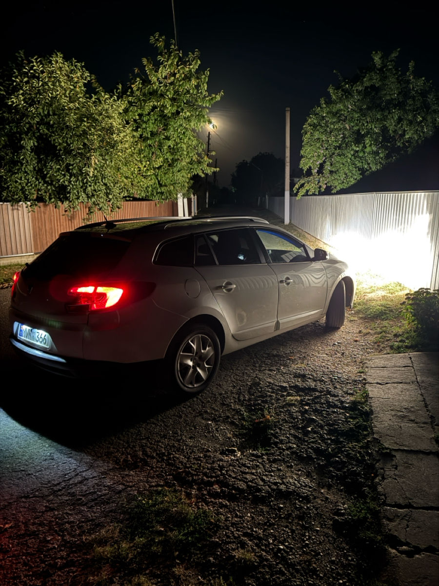 Renault Megane 2013 г. с пробегом 247000 км, Дизель, 6140 €