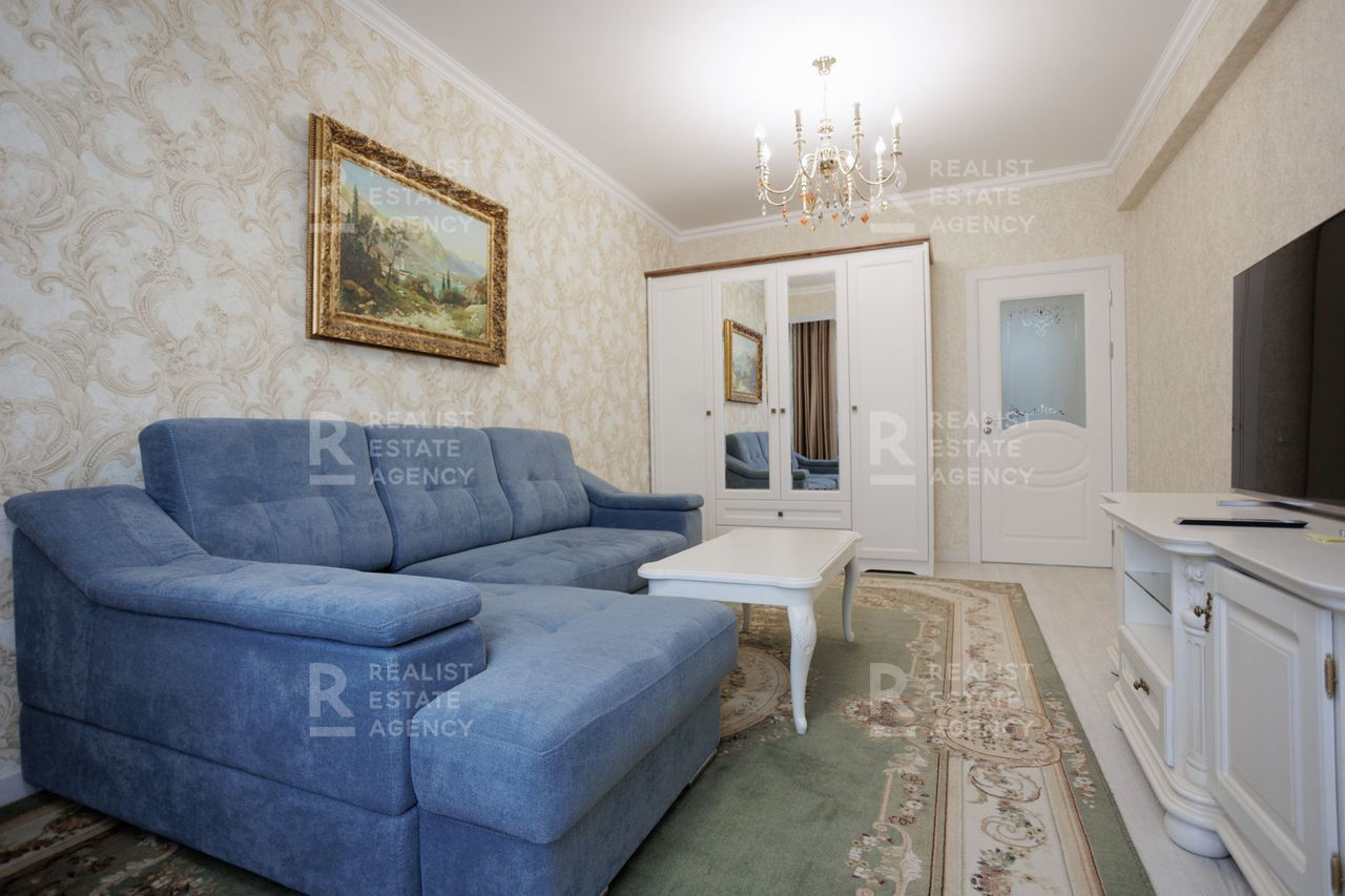 Apartament cu 2 camere, 70 m², Centru, Chișinău foto 1