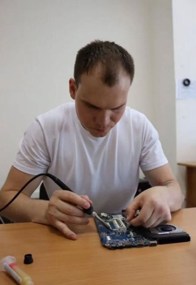Компьютерный мастер на дом. reparatii calculatoare / reparatii laptopuri. instalarea windows, macos foto 3