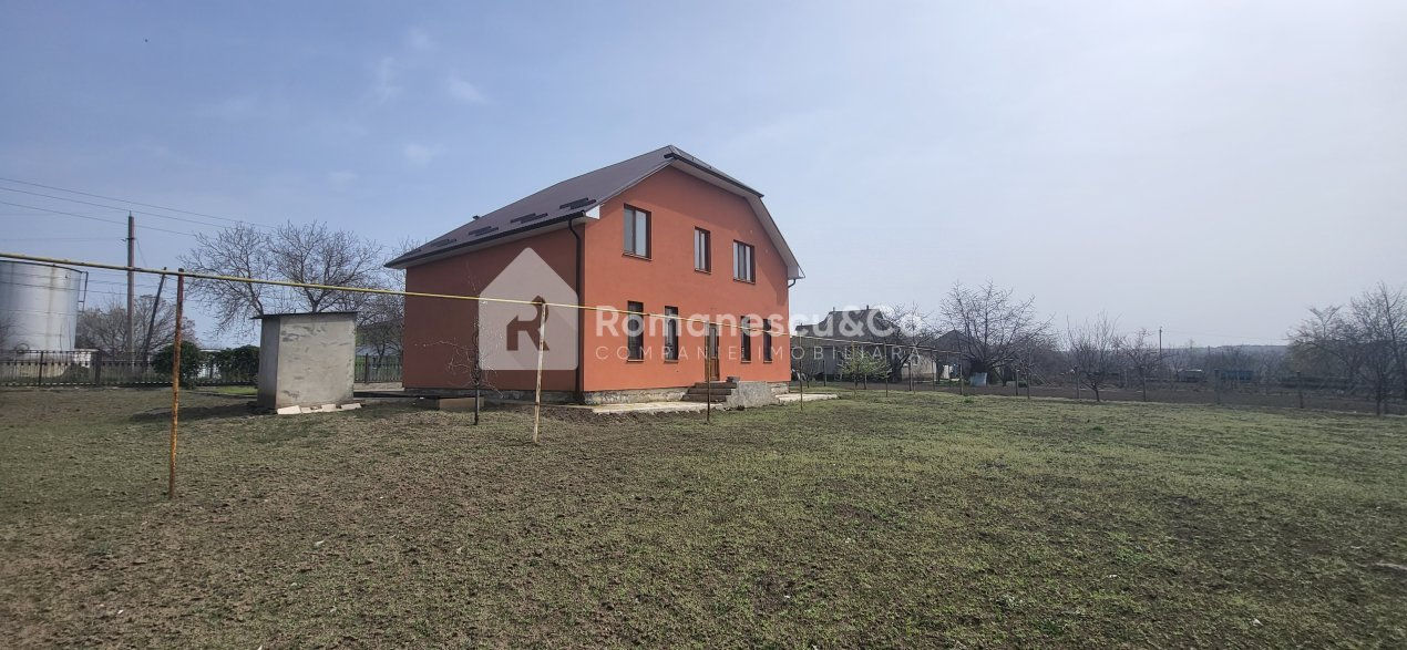 Vanzare casa în satul Bălăbănești, 128 mp+ 17 ari. foto 2
