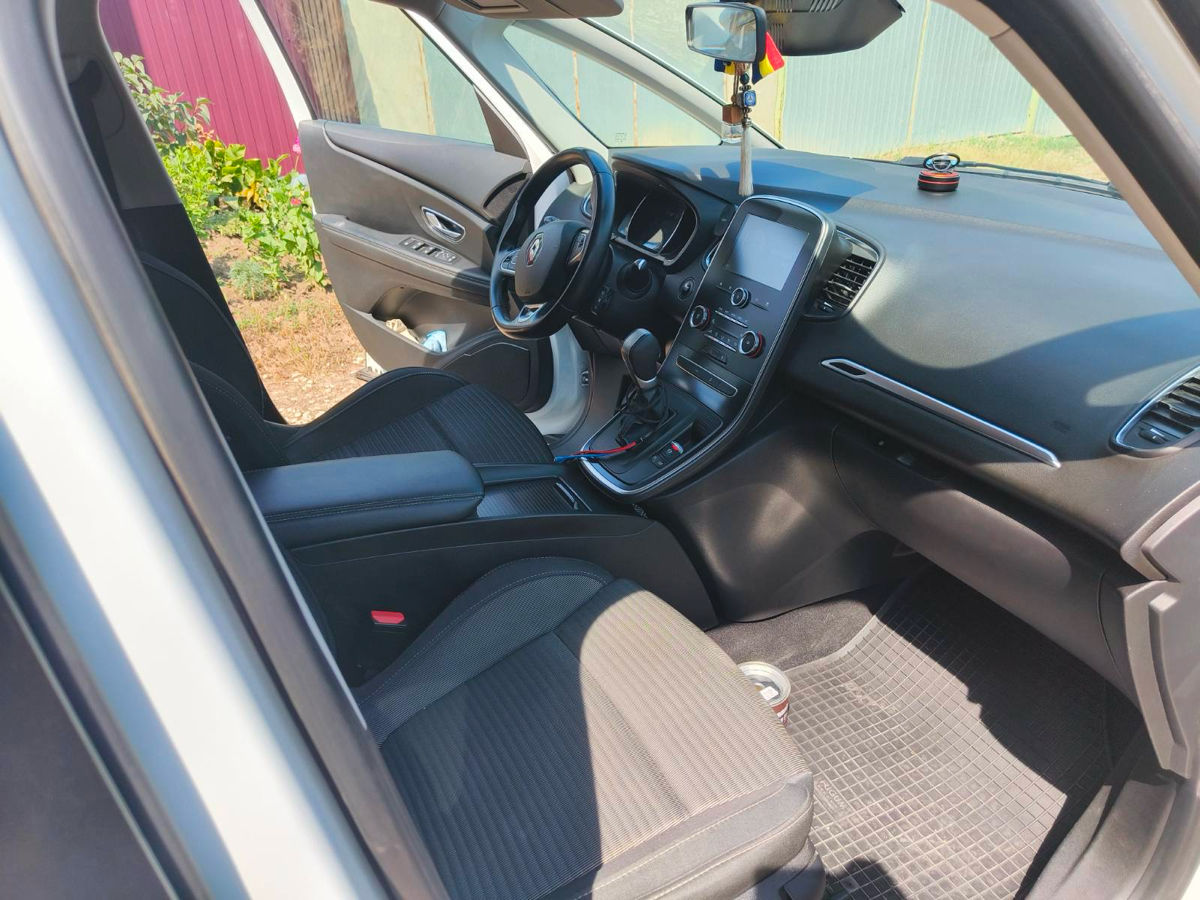 Renault Grand Scenic фото 6