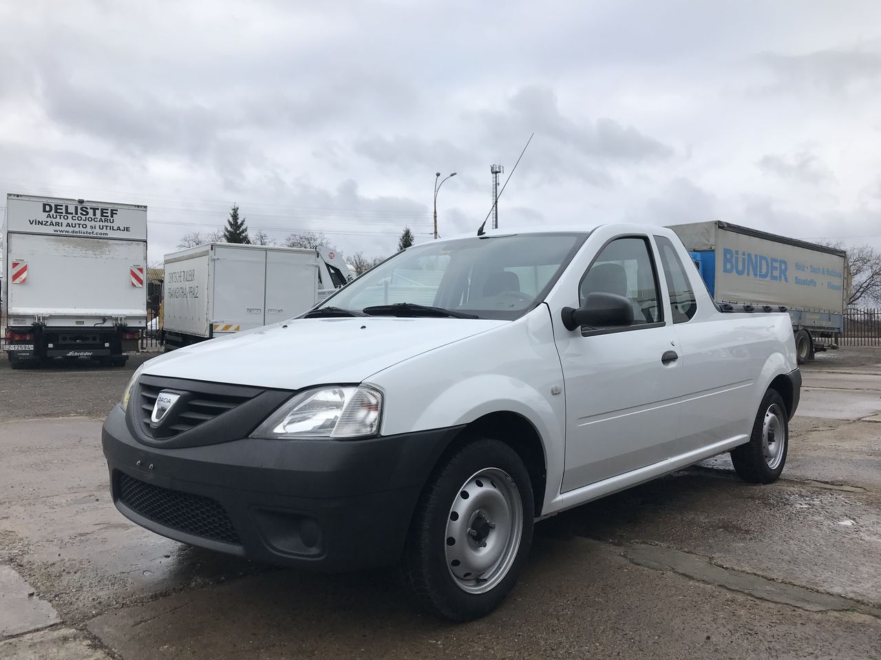 Renault Dacia Logan Pick-Up фото 0
