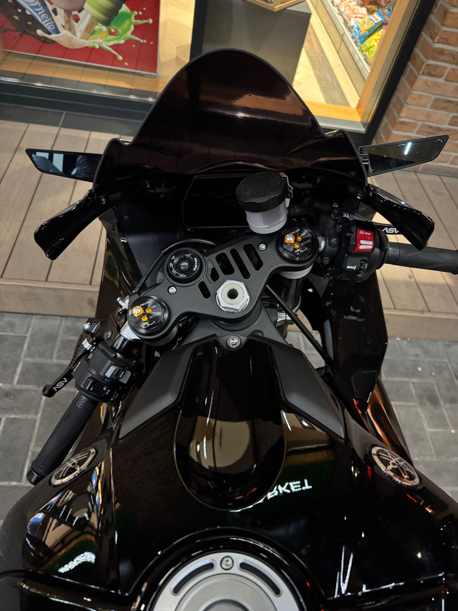 Yamaha R1 фото 6