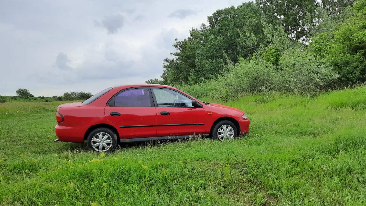 Mazda 323 foto 5