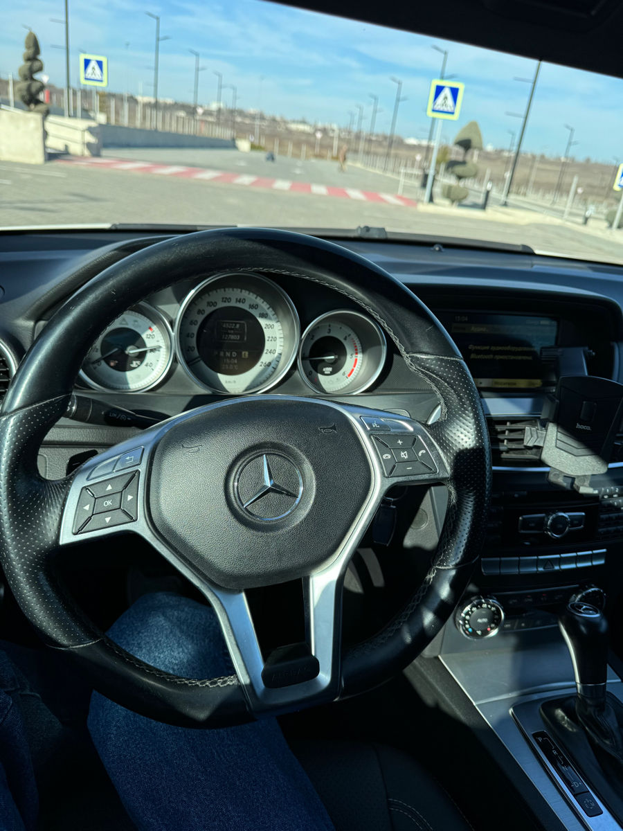 Mercedes C-Class Coupe фото 9