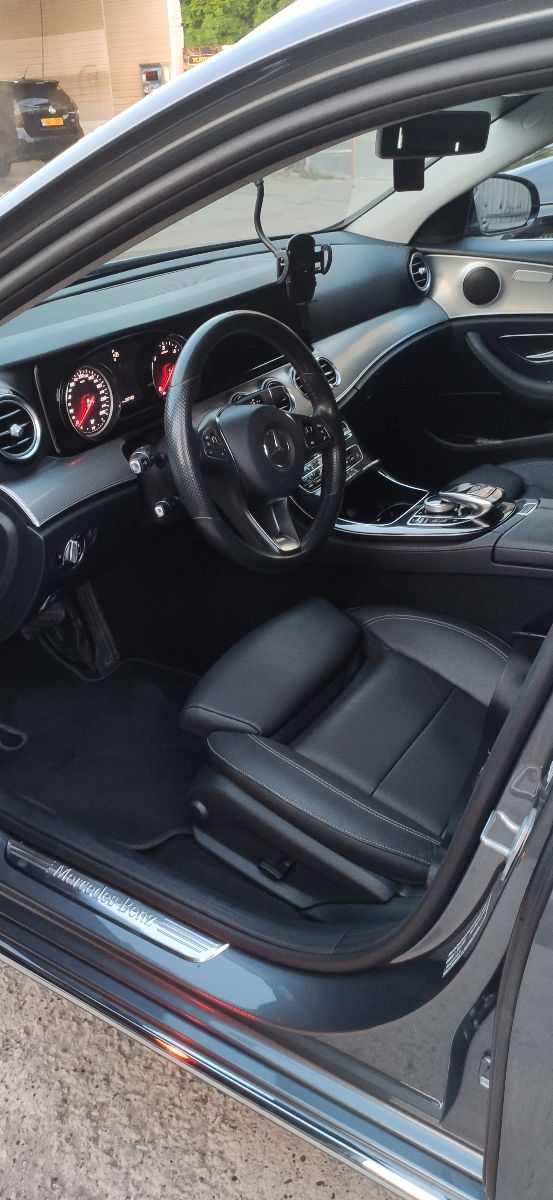 Mercedes E-Class foto 8