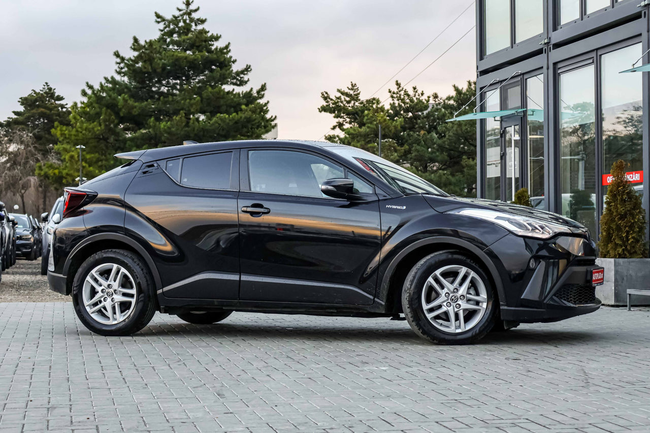 Toyota C-HR foto 0