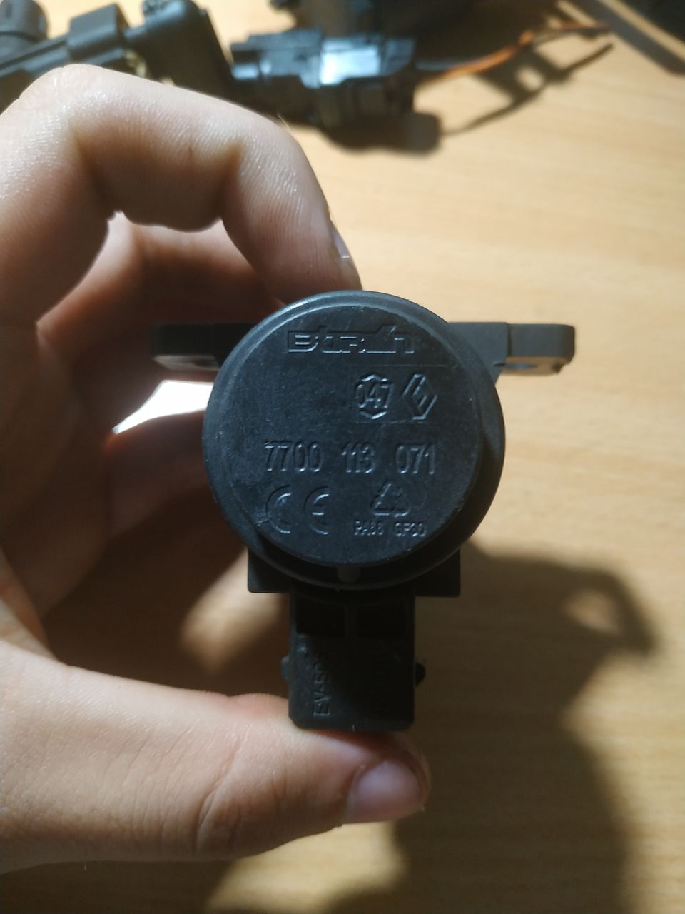 Преобразователь давления, управление ОГ RENAULT (7700113071) foto 1