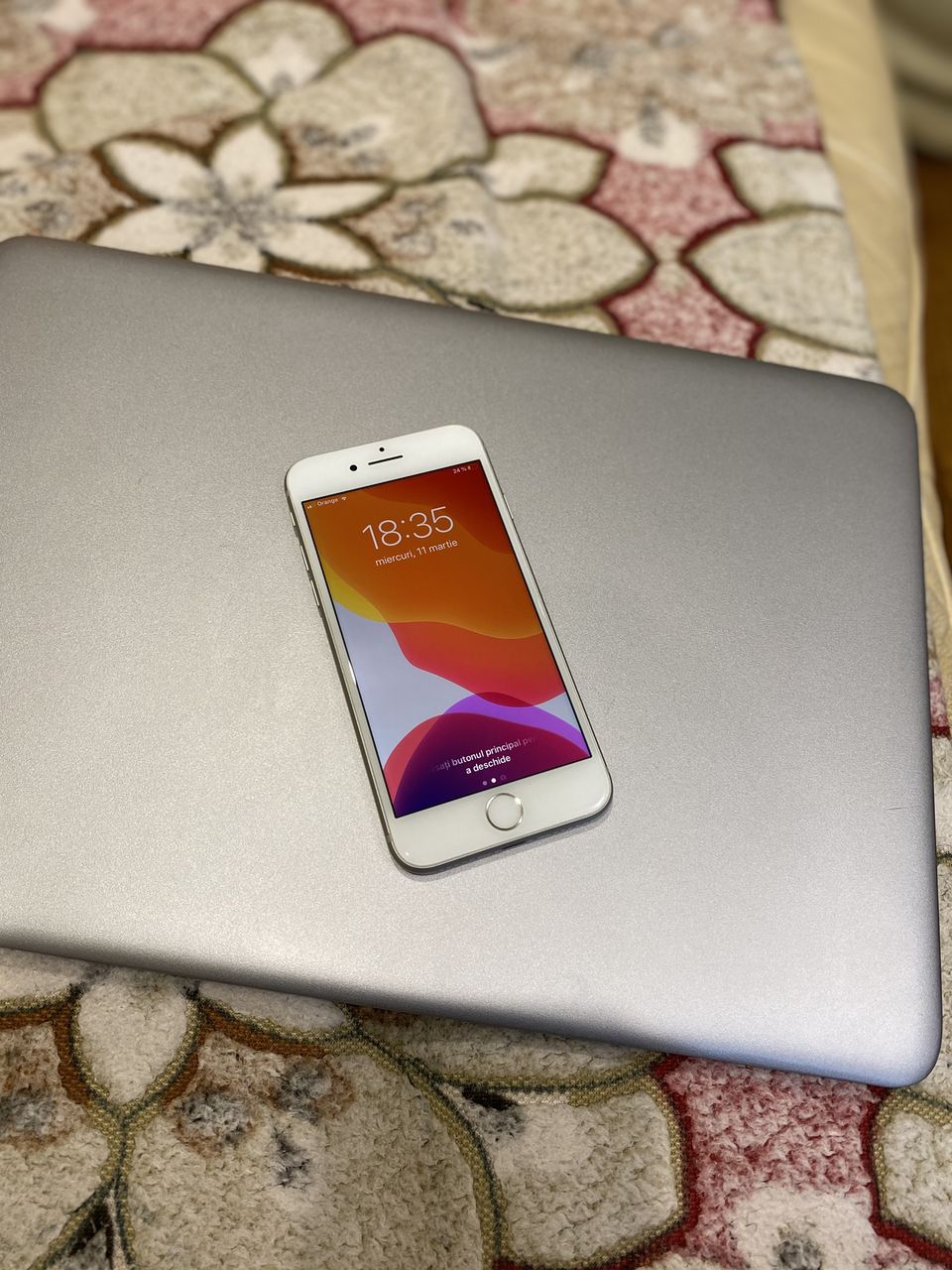 iPhone 8 Sylver 64gb iPhone 8 Sylver 64gb