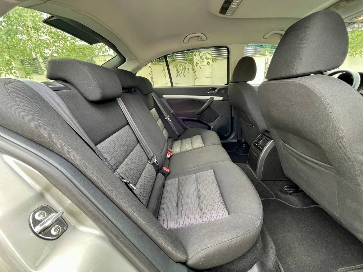 Skoda Octavia foto 9