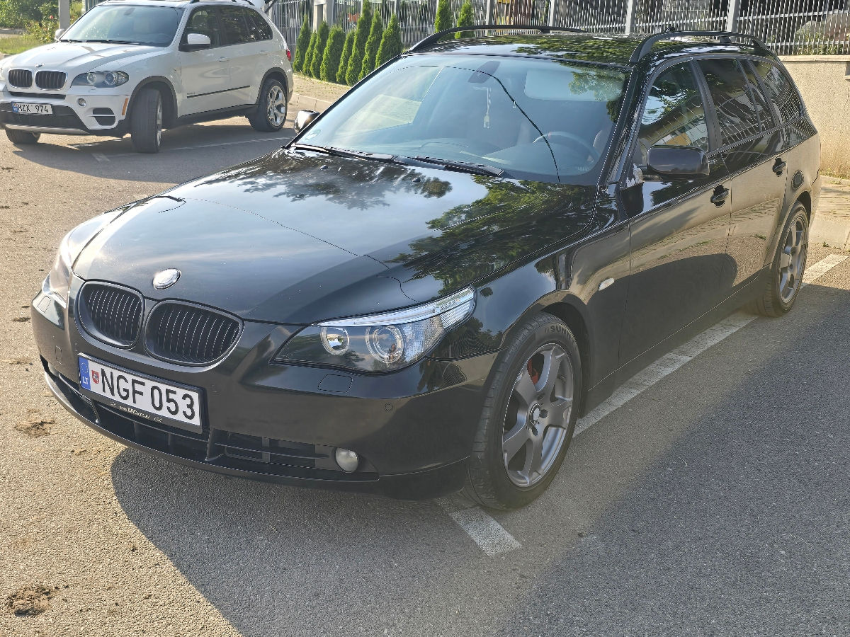 BMW 5 Series foto 0
