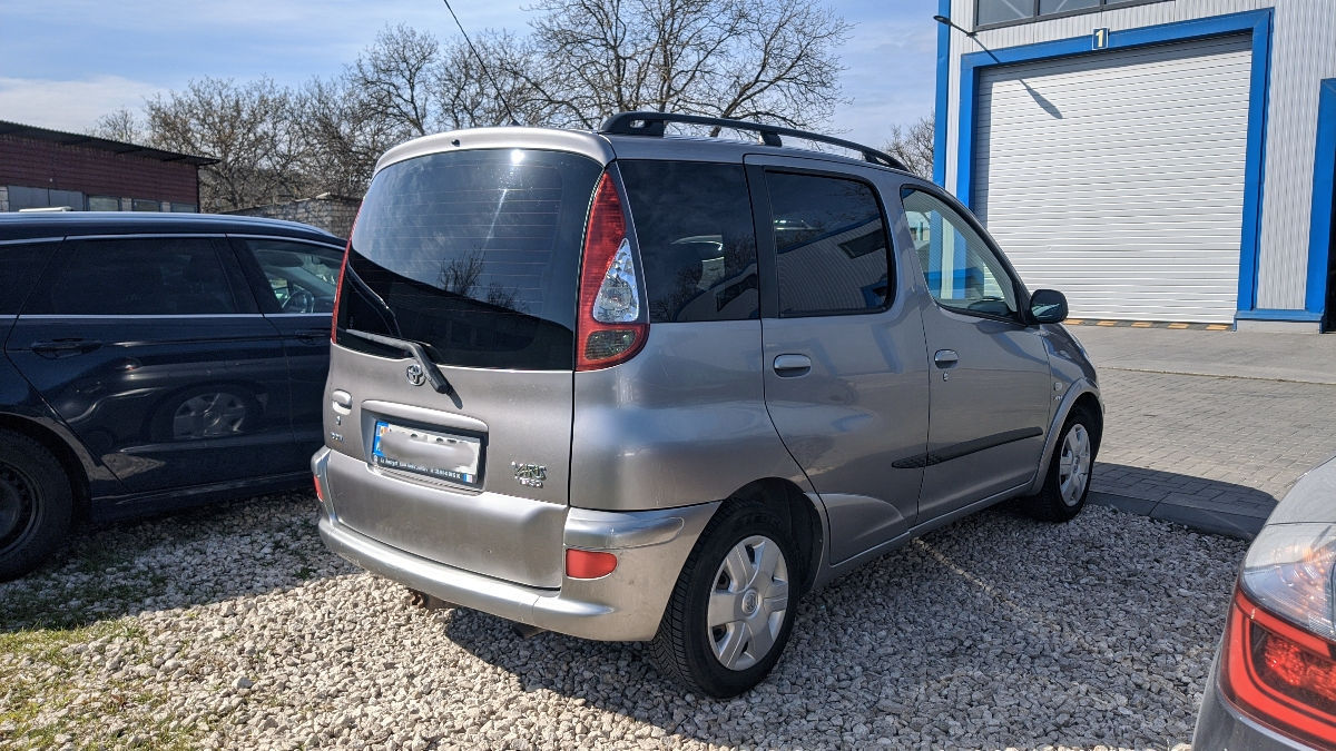Toyota Yaris Verso foto 0