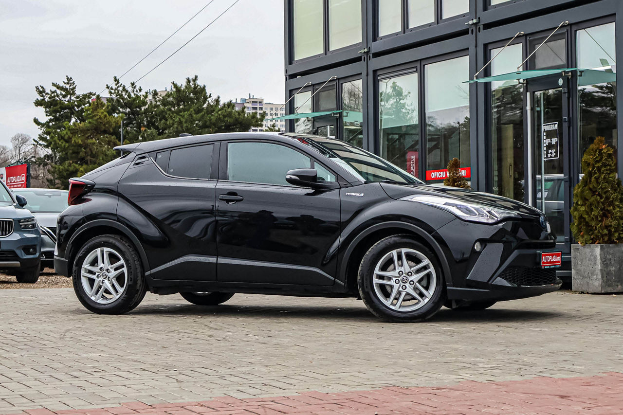 Toyota C-HR foto 0