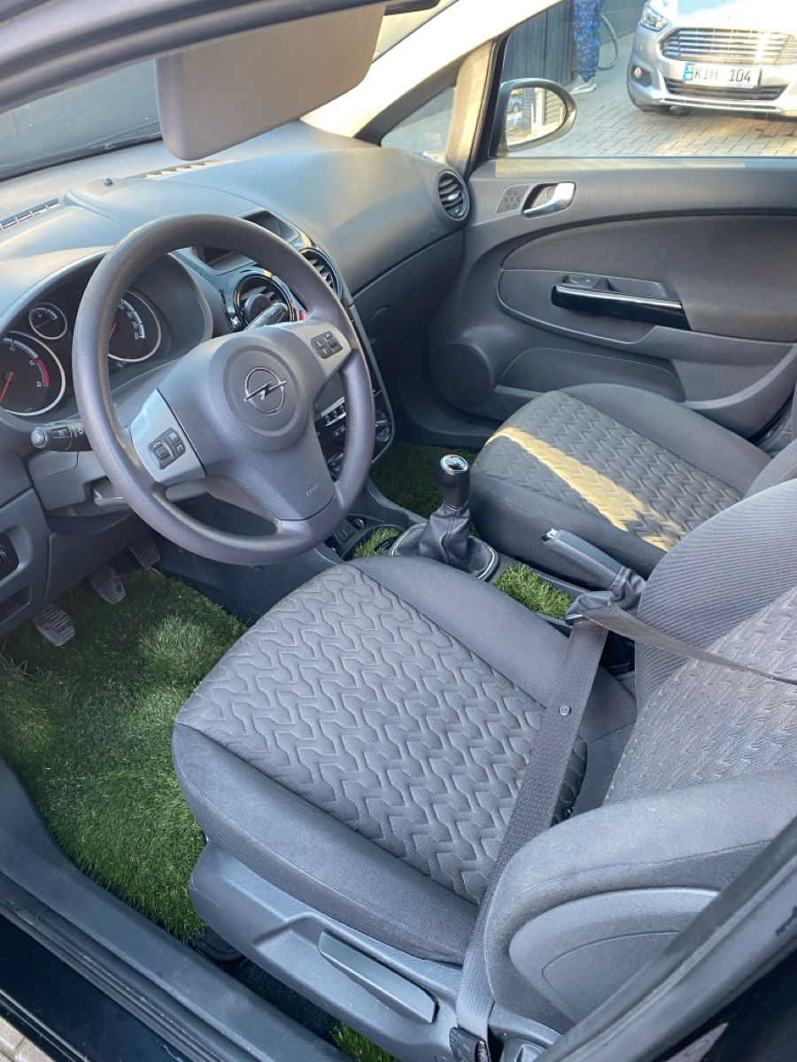 Opel Corsa фото 9