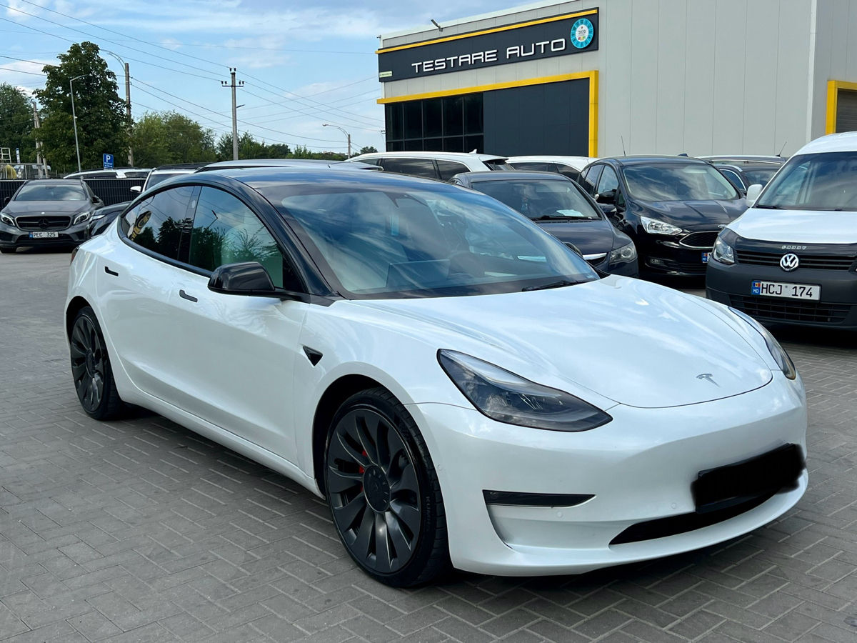 Tesla Model 3 foto 0