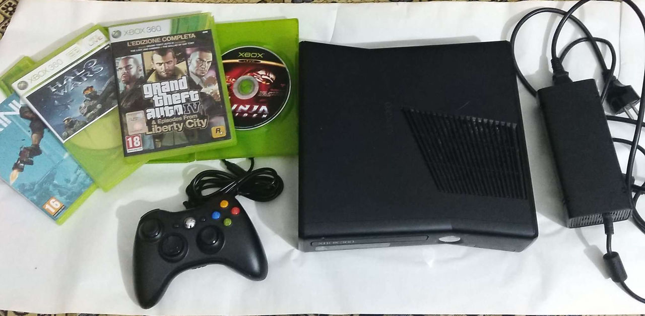 xbox 360 slim - 250GB, 4 игры