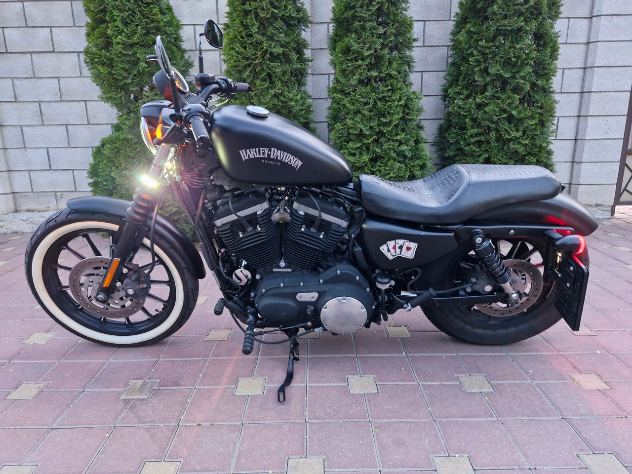 Harley - Davidson Iron 883 foto 0