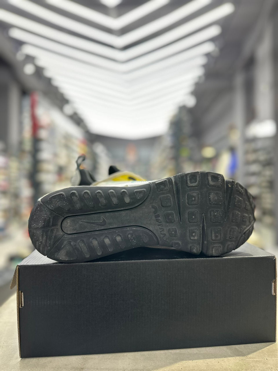 Adidasi Nike Air Max 2090 Originali foto 4