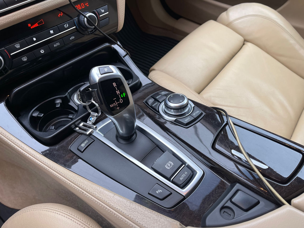 BMW 5 Series фото 13