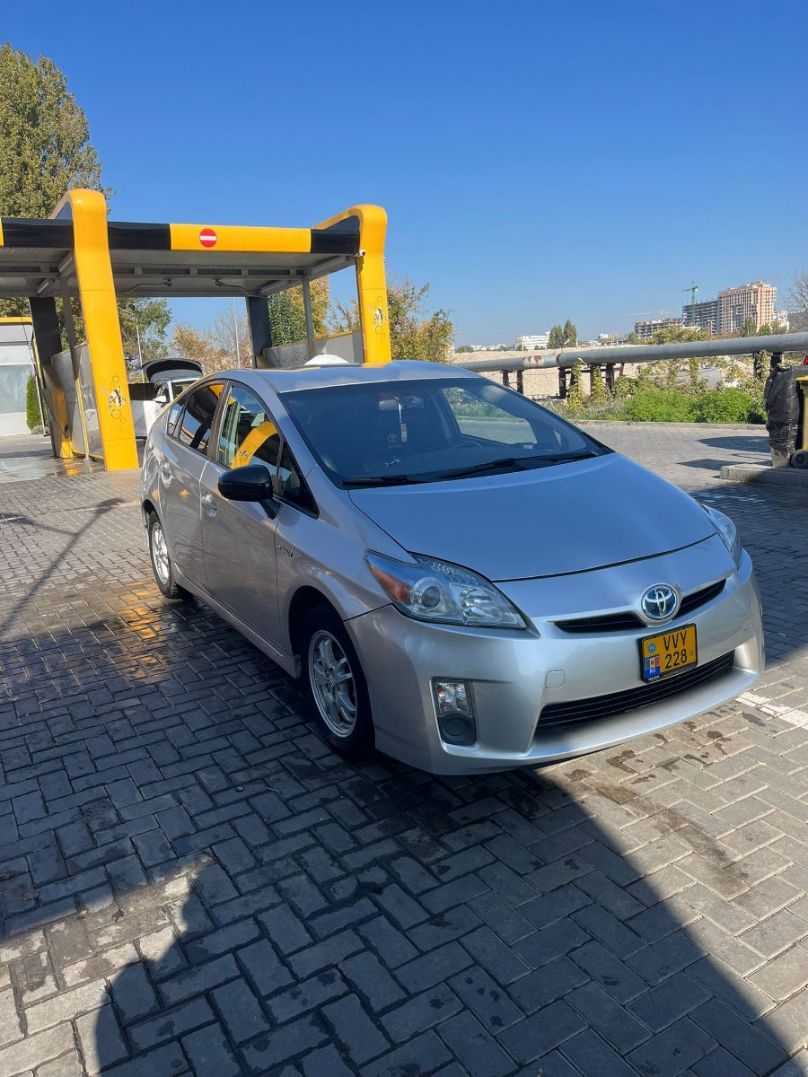 Toyota Prius foto 1