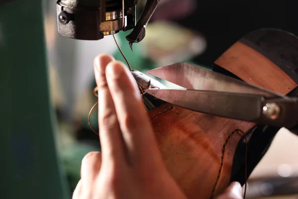 Reparatie de lux a articolelor din piele ! foto 6