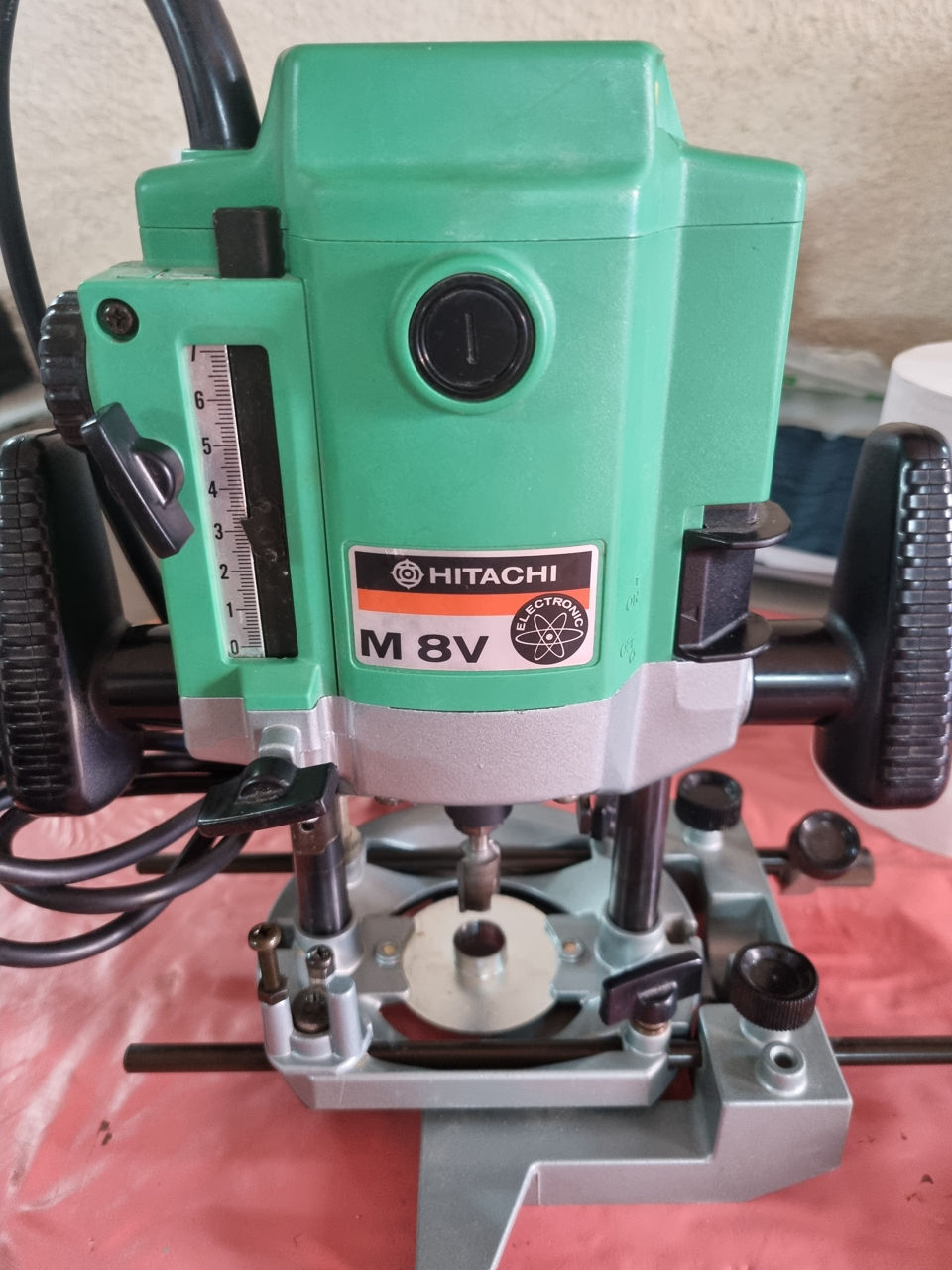 Hitachi Фрезер M8
