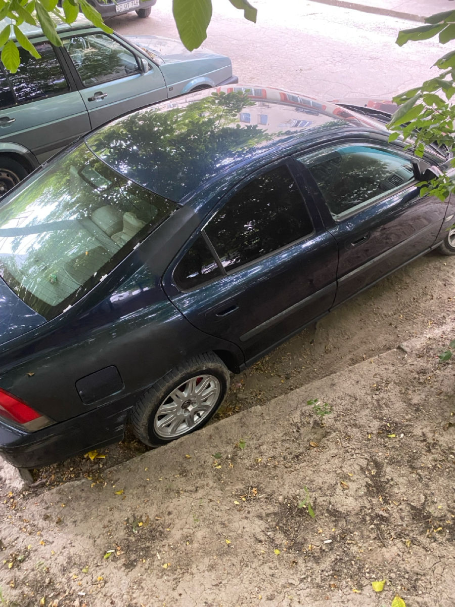 Volvo S60 фото 4