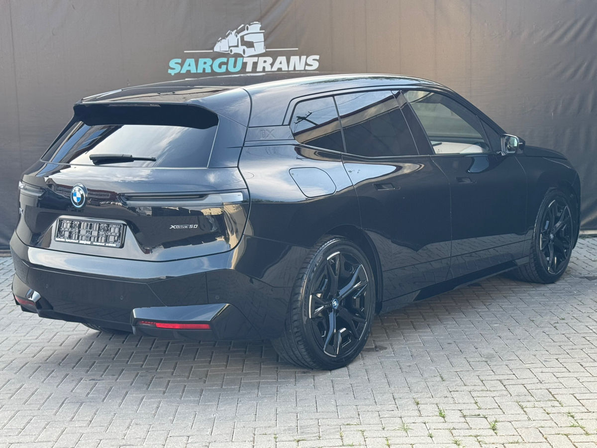 BMW iX фото 3