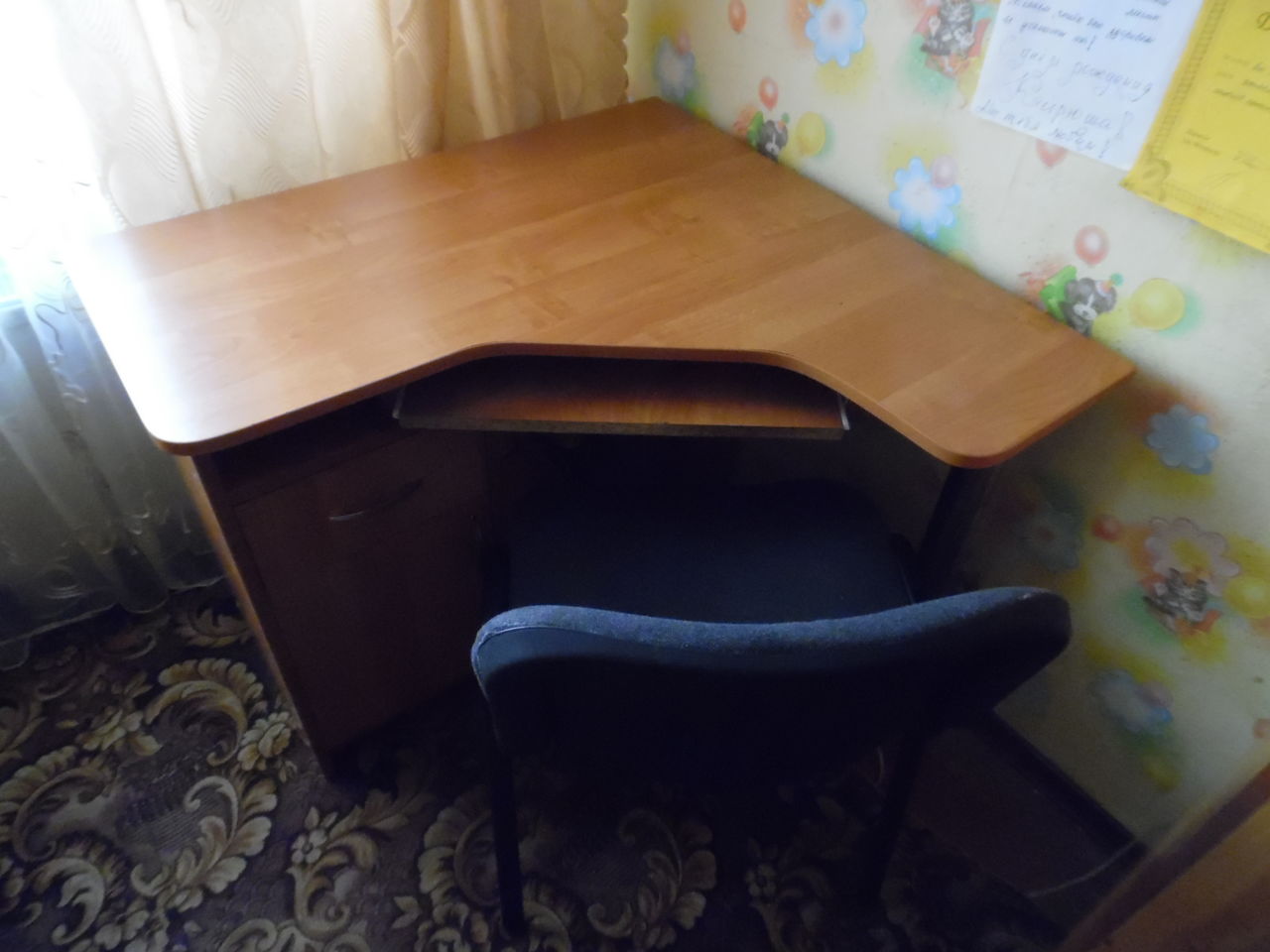 Угловой компьютерный стол+стул