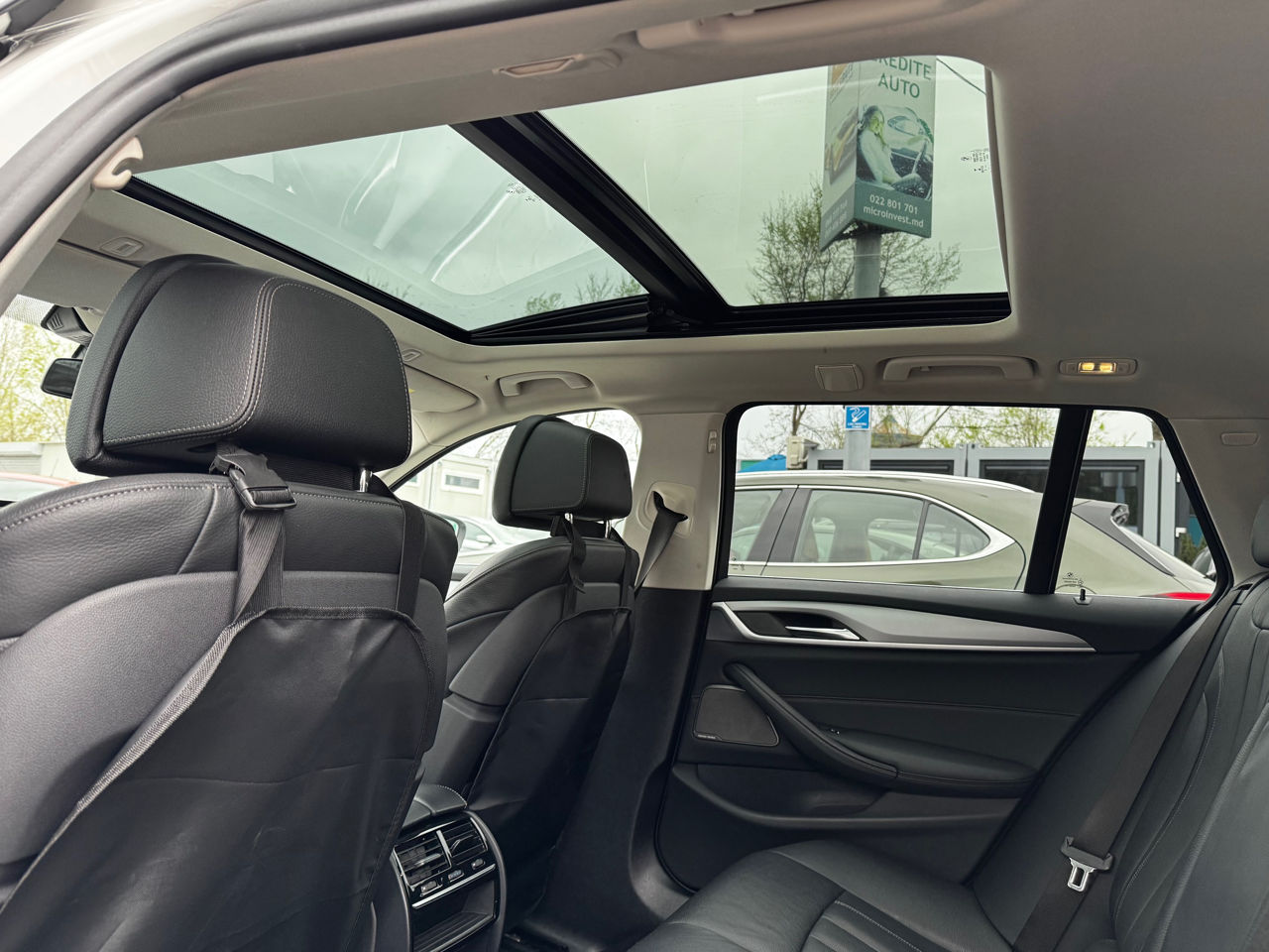 BMW 5 Series foto 14
