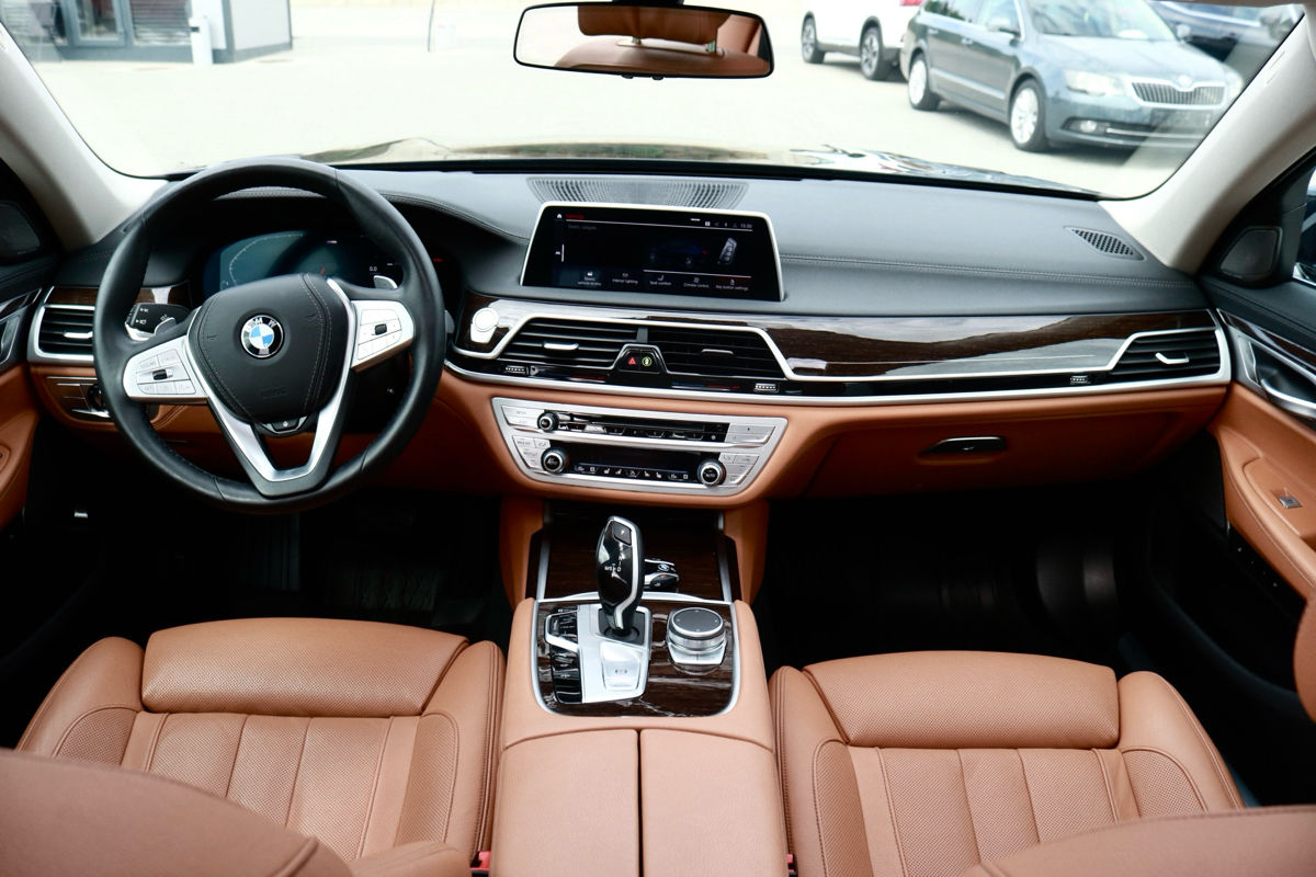 BMW 7 Series foto 10