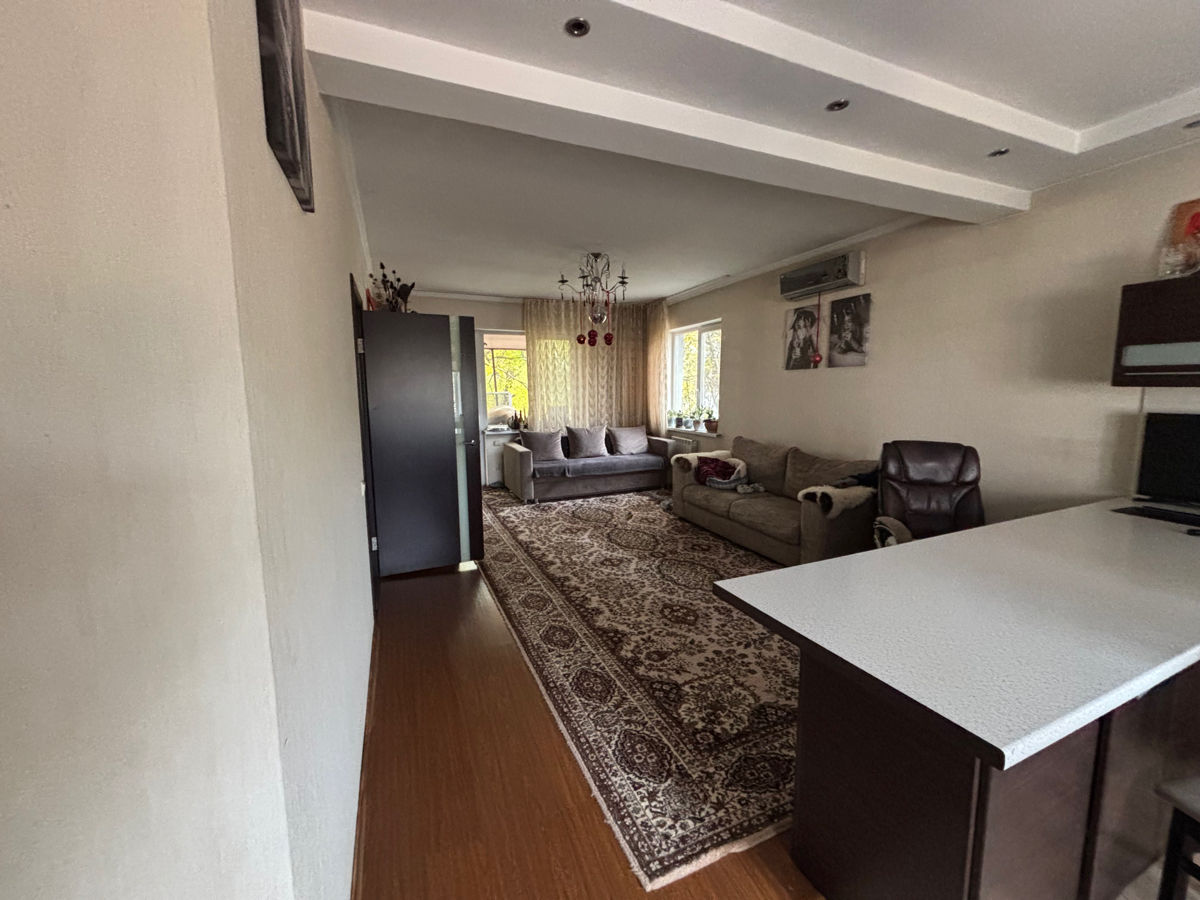 Apartament cu 2 camere, 60 m², Centru, Chișinău foto 0