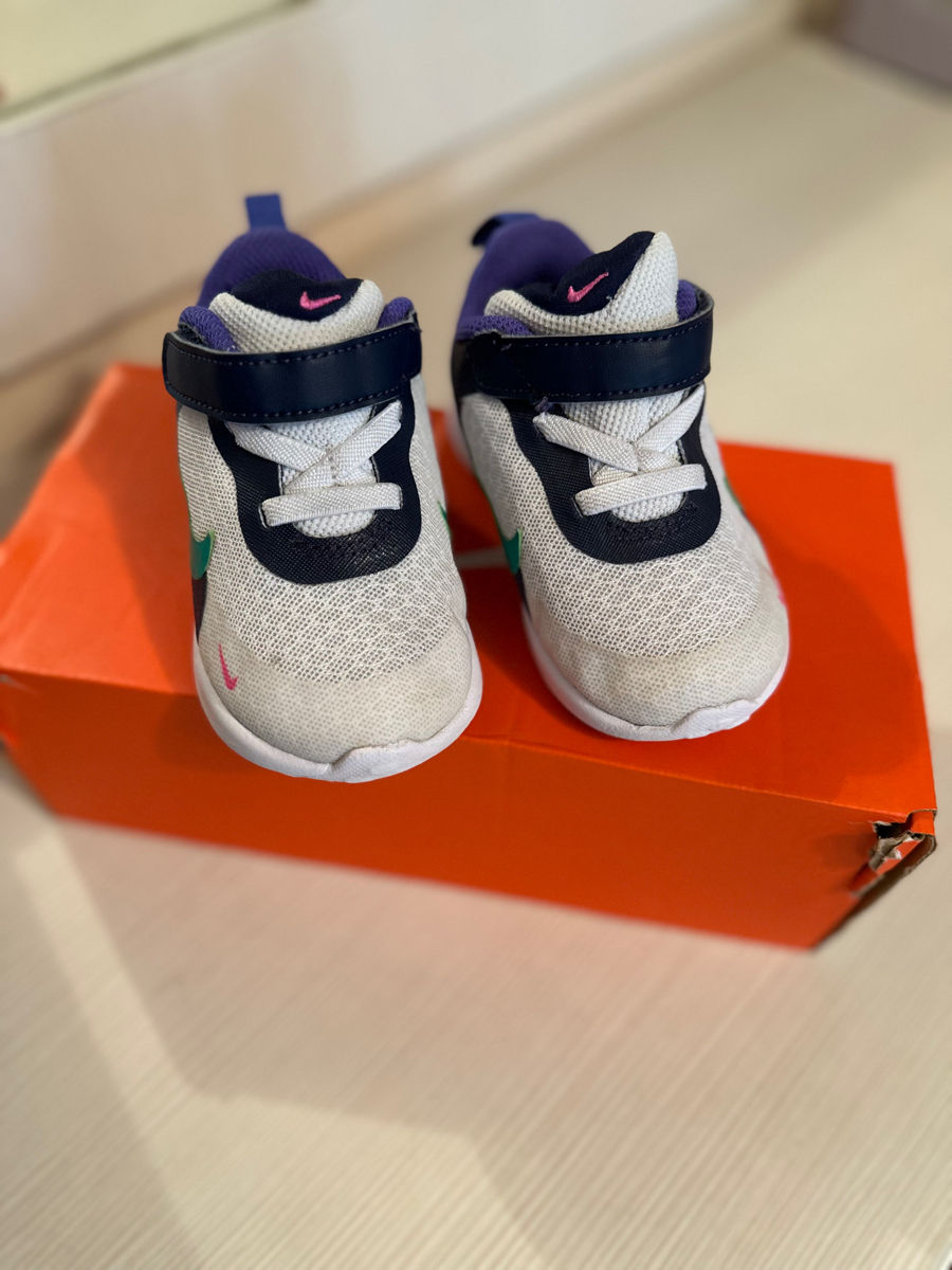 Ghetute Nike unisex originale, marimea 22, talpa max 14 cm foto 0