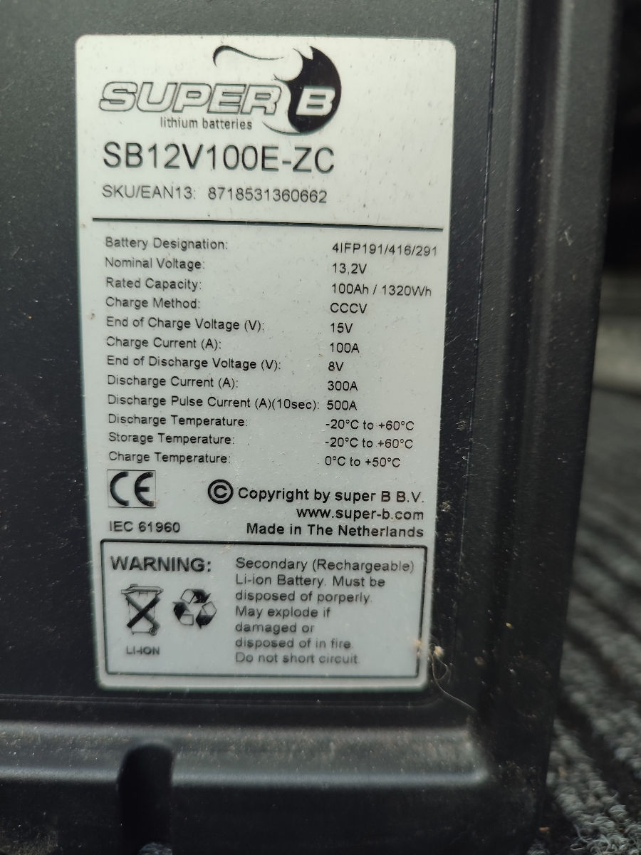 Аккумуляторная батарея Super B серии SB12V100E-ZC foto 3