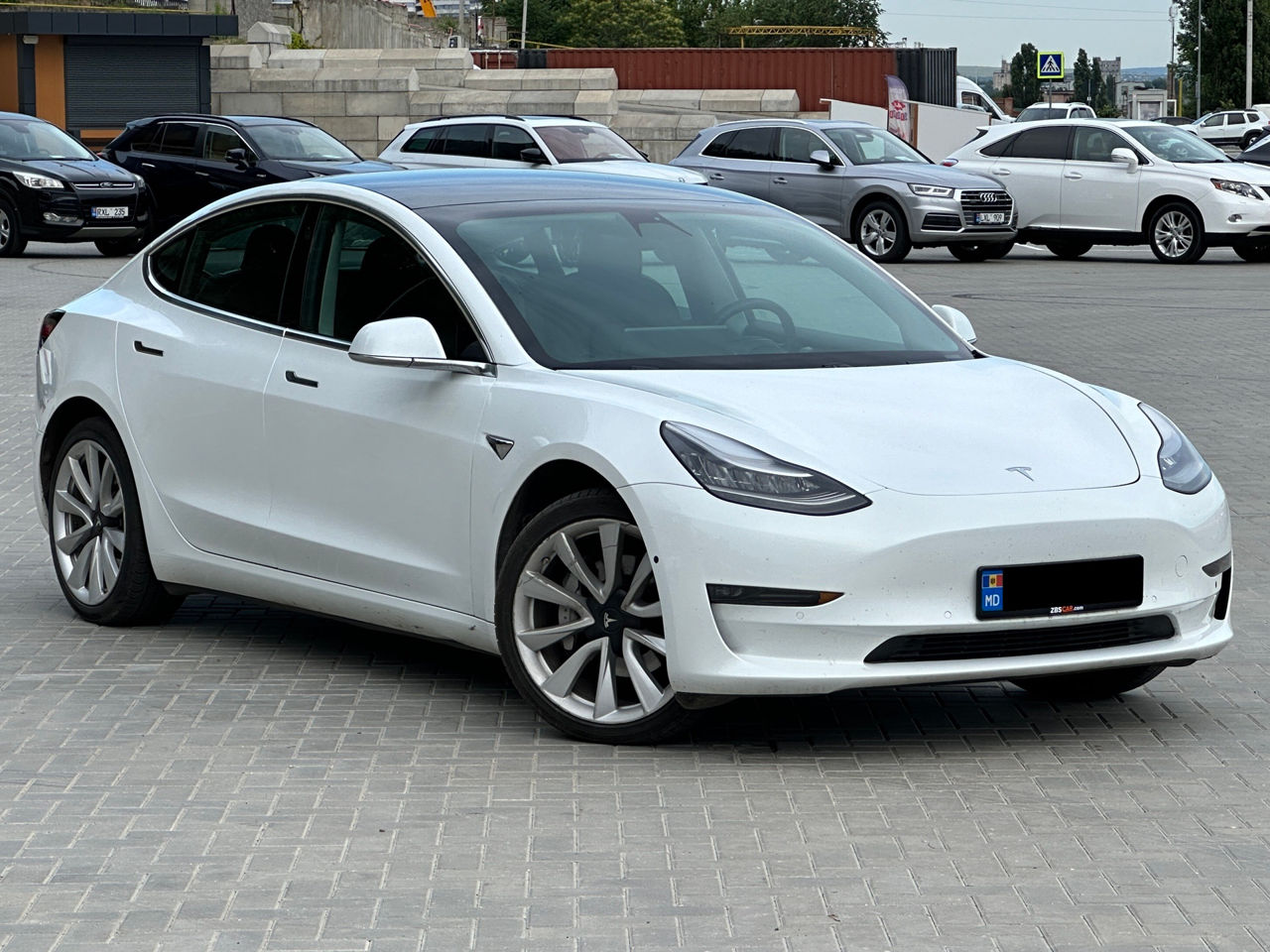 Tesla Model 3 foto 0