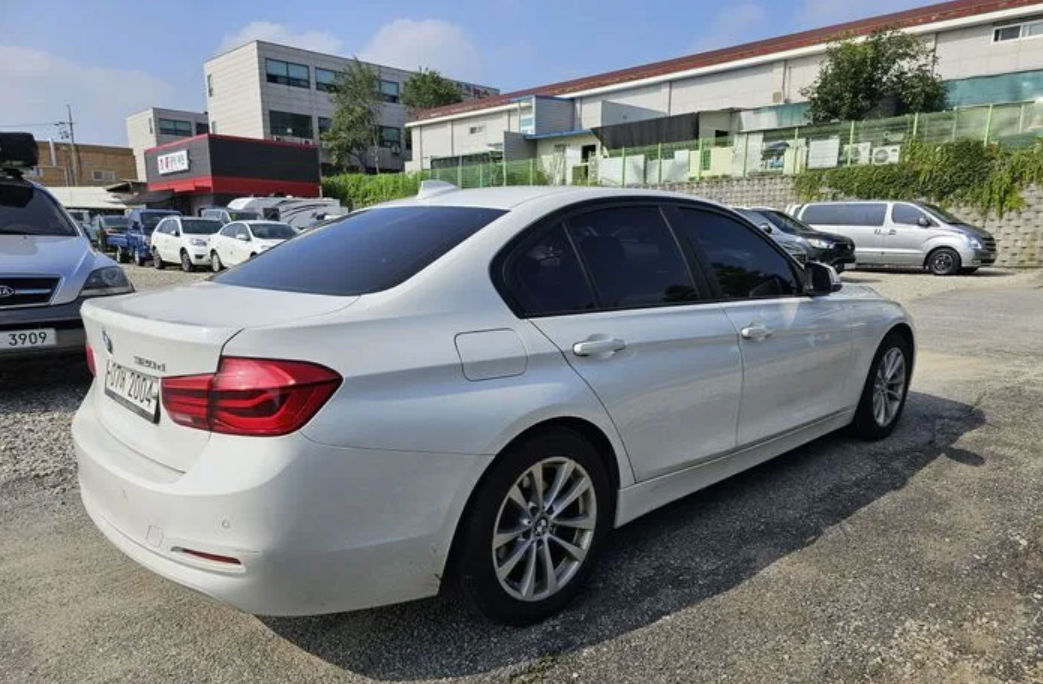 BMW 3 Series foto 1