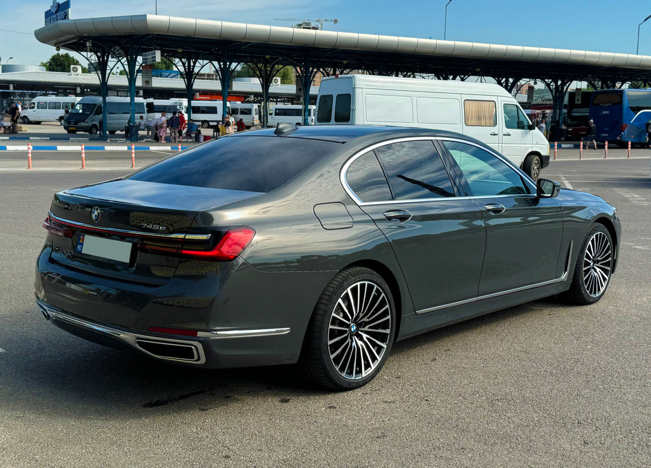 BMW 7 Series foto 6