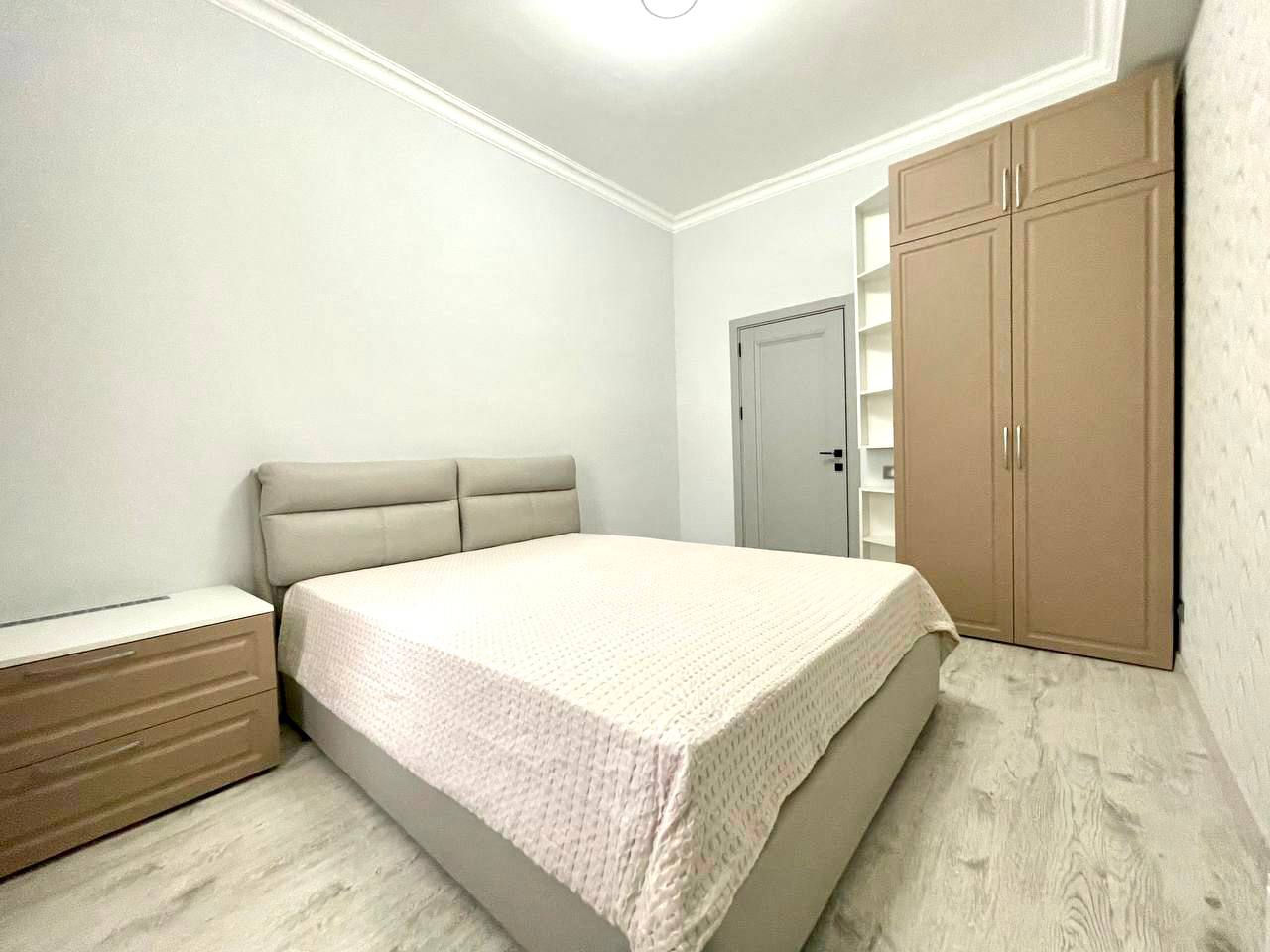 Apartament cu 3 camere, 92 m², Centru, Chișinău foto 0