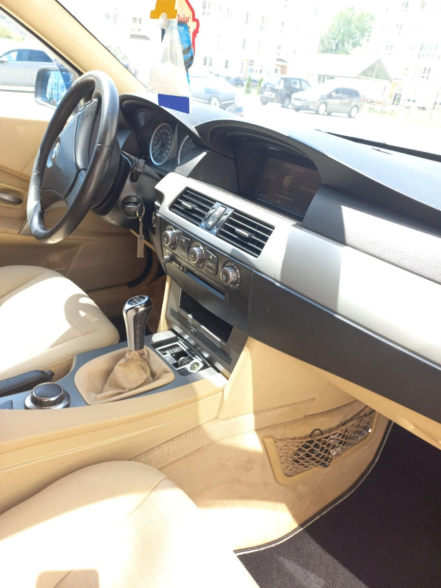 BMW 5 Series фото 5