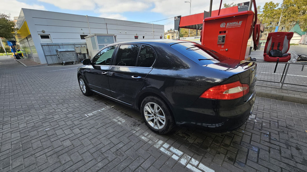 Skoda Superb foto 3