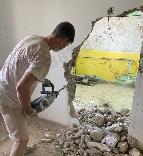 Demontare gresie, faianță, parchet + evacuare deșeuri foto 1