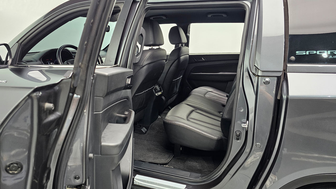 Ssangyong Rexton фото 8