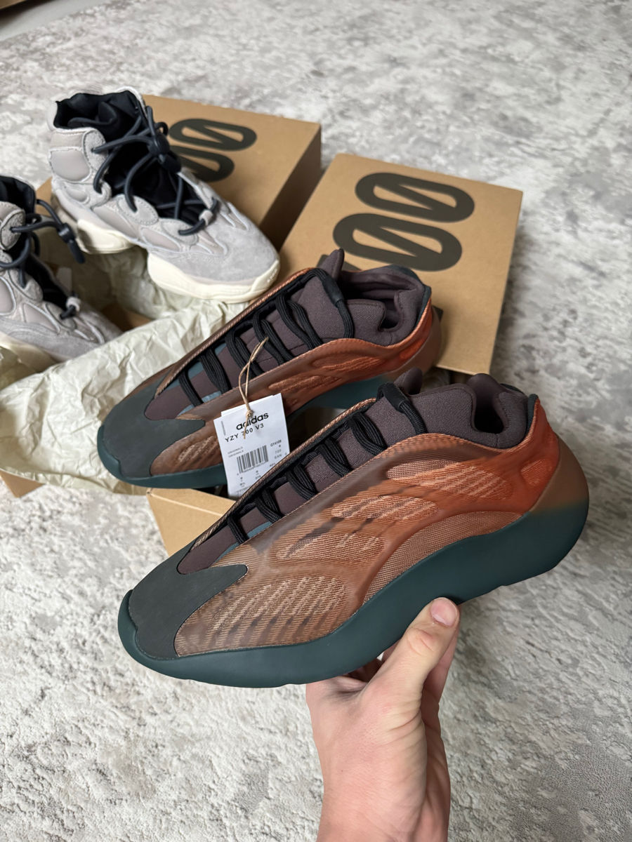 Yeezy boost 700 фото 5