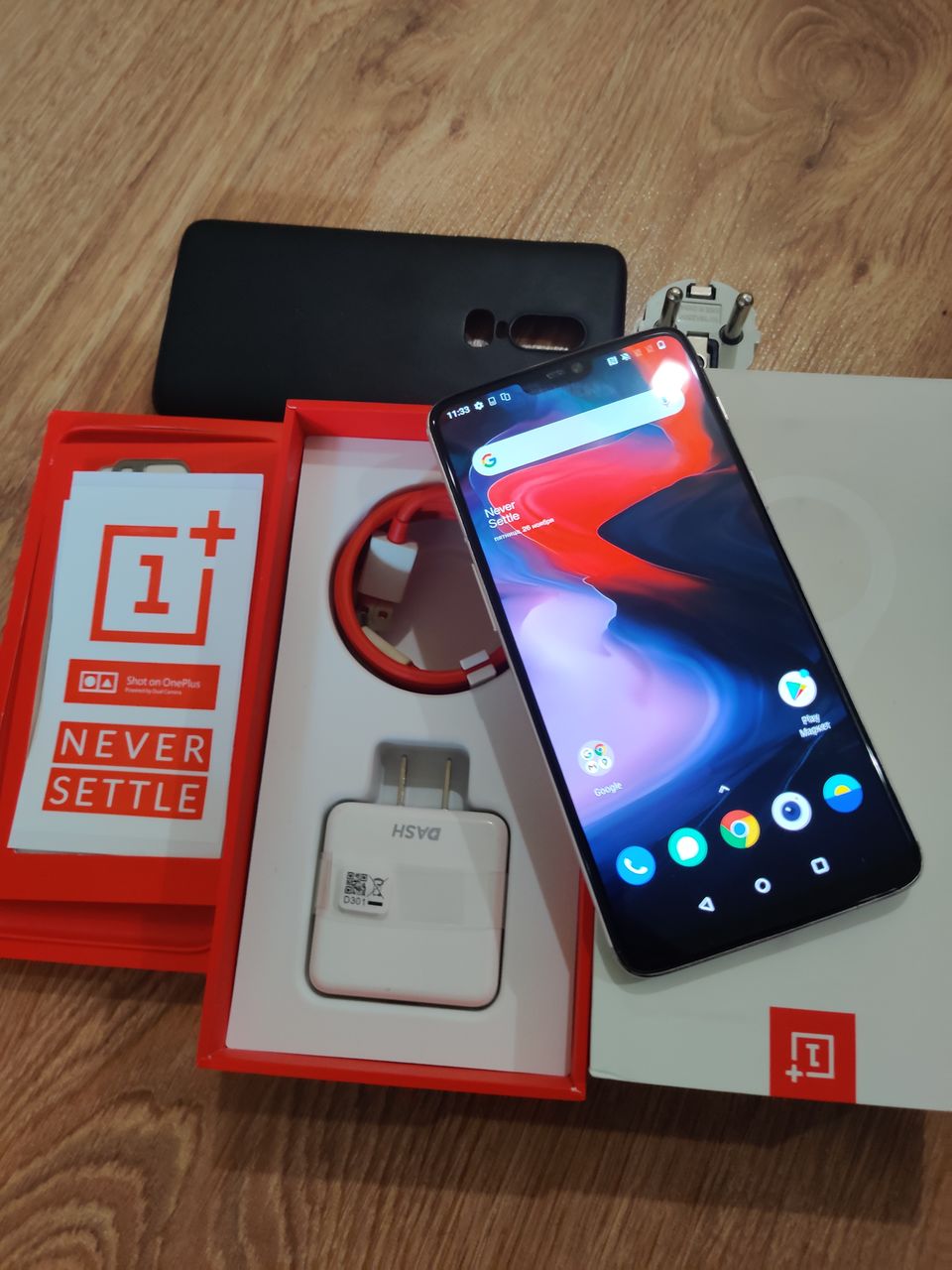 OnePlus 6 ( snapdragon 845,6/64) - 3000 lei.