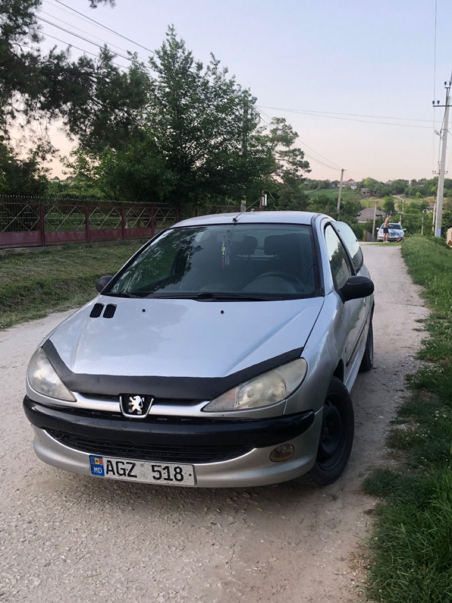 Peugeot 206 фото 0