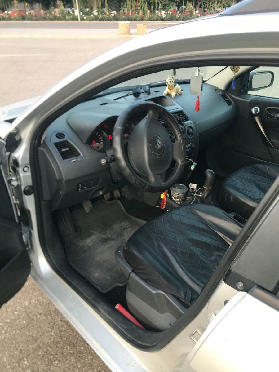 Renault Megane фото 1