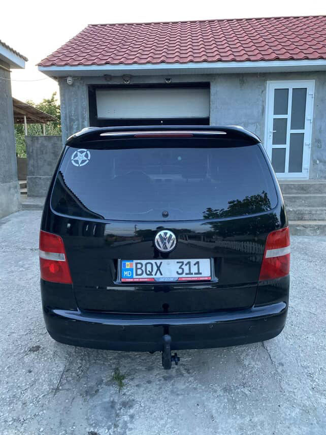Volkswagen Touran фото 1