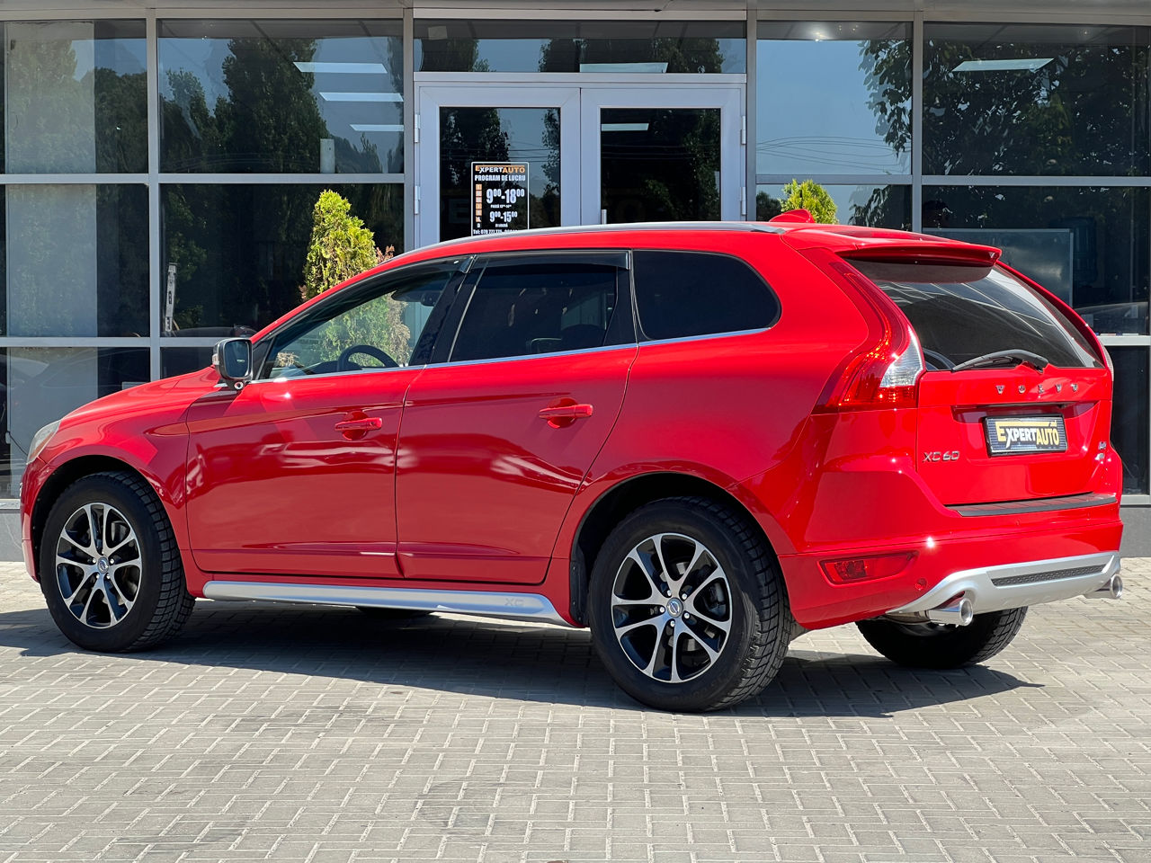 Volvo XC60 — фото 4