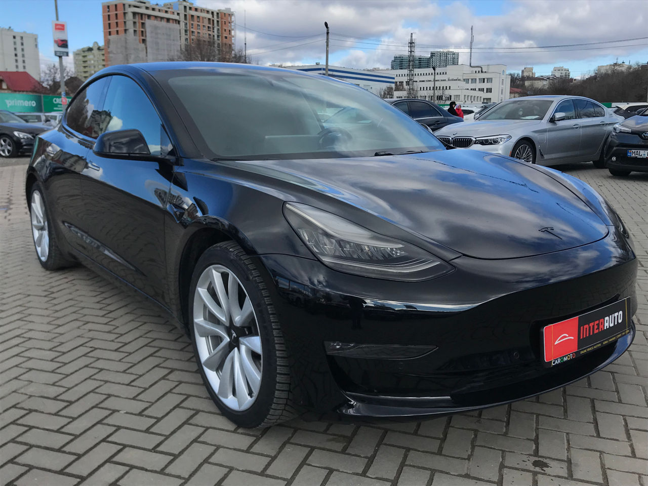 Tesla Model 3 foto 3
